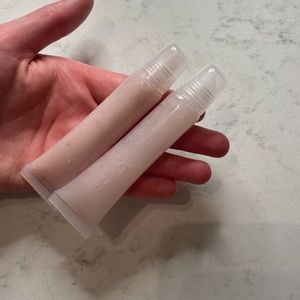 Awesome bundle pack! 2 pink lipglosses and a cute pink beaded wrapped wire ring!